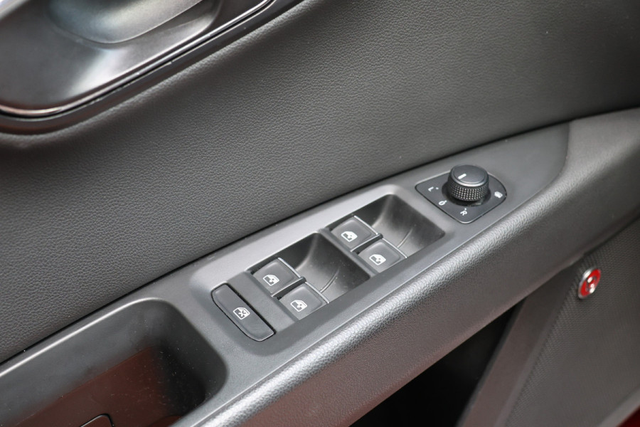 Seat León ST 1.5 TSI FR 150 PK | Panoramadak | Lederen bekleding | Navigatie | CarPlay | Stoelverwarming | LED Koplampen | Beats Audio | DAB | Front Assist | Climatronic | Nieuwe APK