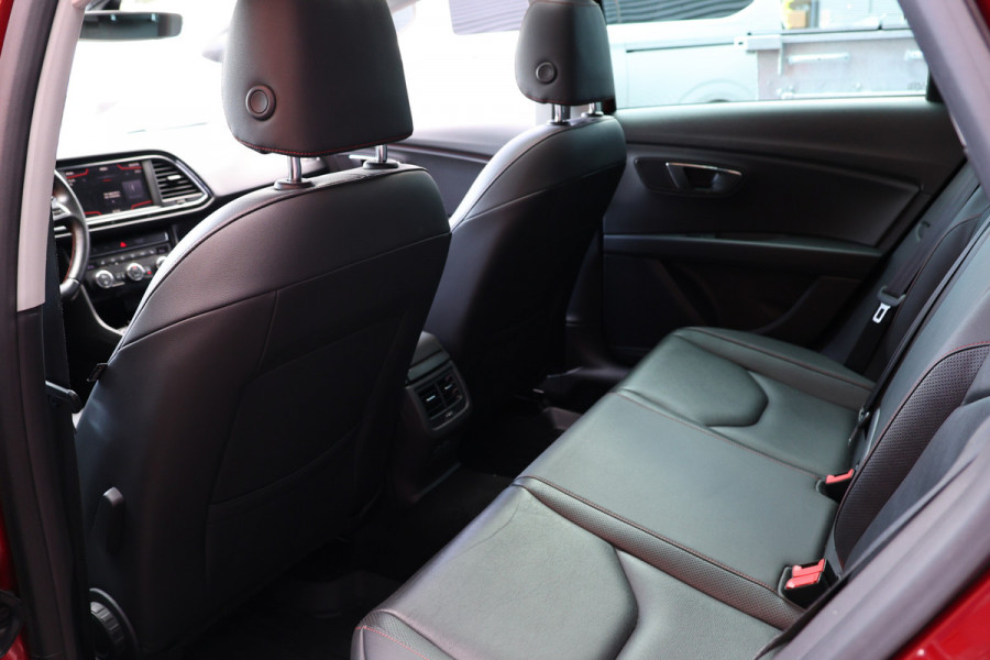 Seat León ST 1.5 TSI FR 150 PK | Panoramadak | Lederen bekleding | Navigatie | CarPlay | Stoelverwarming | LED Koplampen | Beats Audio | DAB | Front Assist | Climatronic | Nieuwe APK