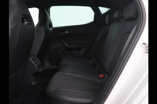 CUPRA Leon 1.4 TSI eHybrid PHEV | Panoramadak | Stoel & stuurverwarming | Carplay | Navigatie | Parkeerhulp | Sportstoelen | Digital Cockpit | Half leder | Plug In