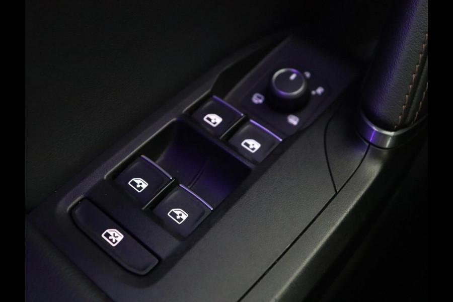 CUPRA Leon 1.4 TSI eHybrid PHEV | Panoramadak | Stoel & stuurverwarming | Carplay | Navigatie | Parkeerhulp | Sportstoelen | Digital Cockpit | Half leder | Plug In