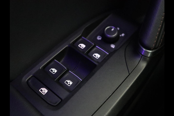 CUPRA Leon 1.4 TSI eHybrid PHEV | Panoramadak | Stoel & stuurverwarming | Carplay | Navigatie | Parkeerhulp | Sportstoelen | Digital Cockpit | Half leder | Plug In
