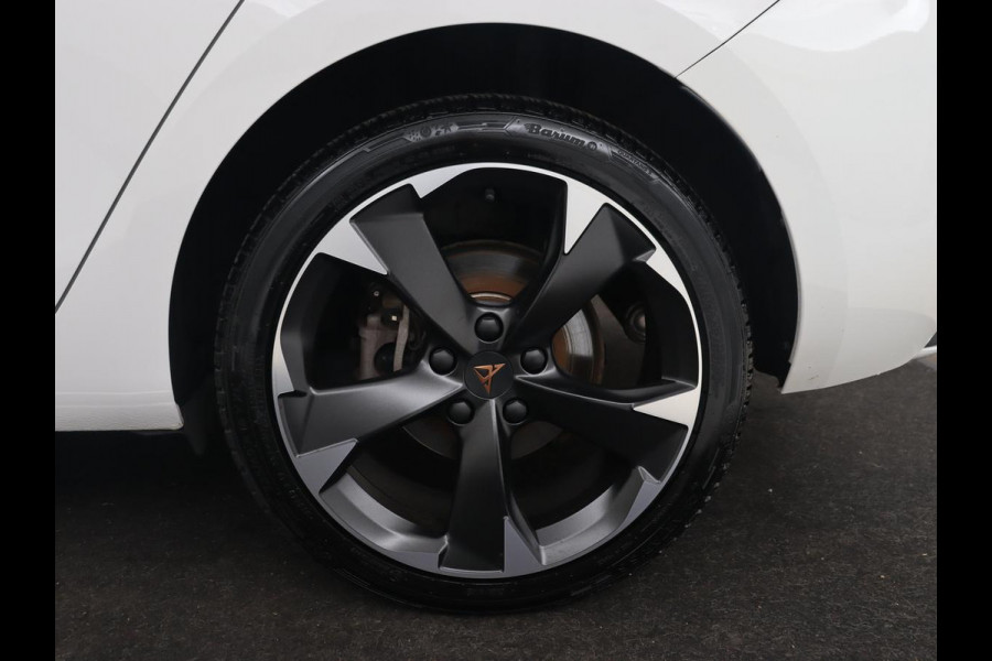 CUPRA Leon 1.4 TSI eHybrid PHEV | Panoramadak | Stoel & stuurverwarming | Carplay | Navigatie | Parkeerhulp | Sportstoelen | Digital Cockpit | Half leder | Plug In