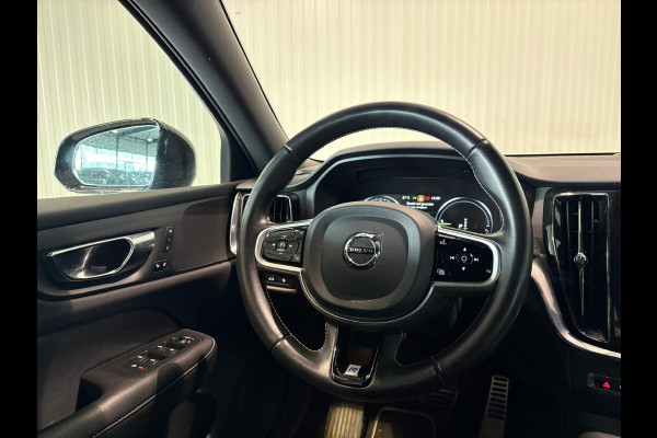 Volvo V60 T8 Aut. Plug-In R-Design Trekhaak ACC 360camera Stoelverwarming 390pk