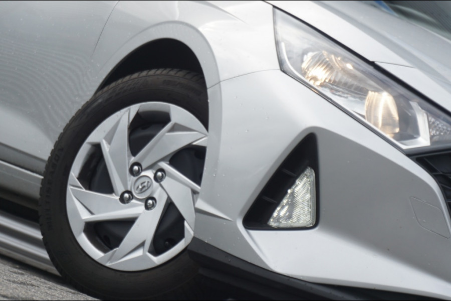 Hyundai i20 100PK Comfort Smart AUTOMAAT CARPLAY | WINTERPACK | CAMERA!