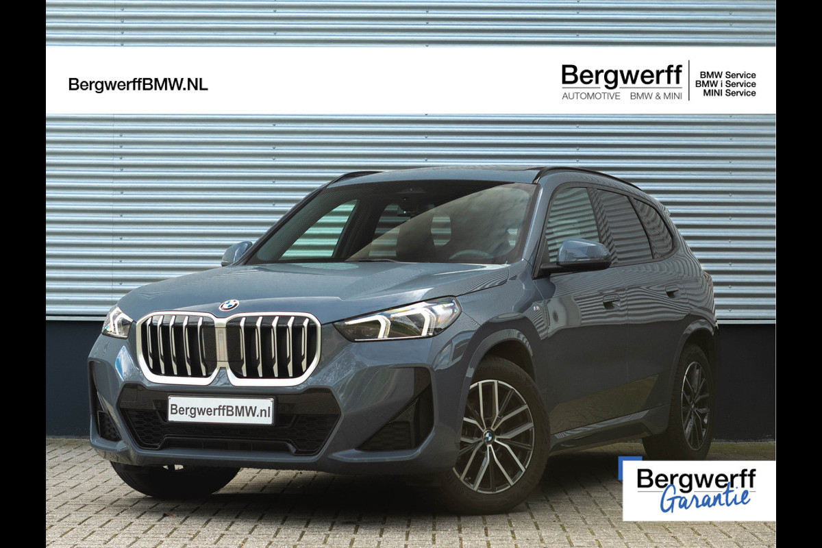 BMW X1 sDrive18i M-Sport - Pano - Trekhaak - Driving Ass Plus - Harman Kardon BMW X1 sDrive18i M-Sport - Pano - Trekhaak - Driving Ass Plus - Harman Kardon
