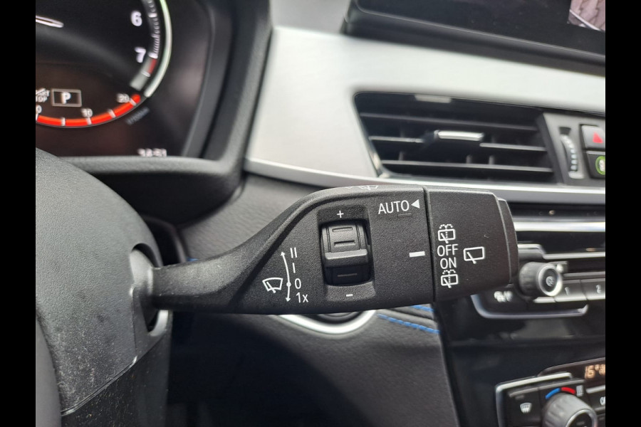 BMW X2 sDrive20i High Executive M Sport 192PK | Pano | Trekhaak | LED | Stoelverwarming | ACC | Vol |