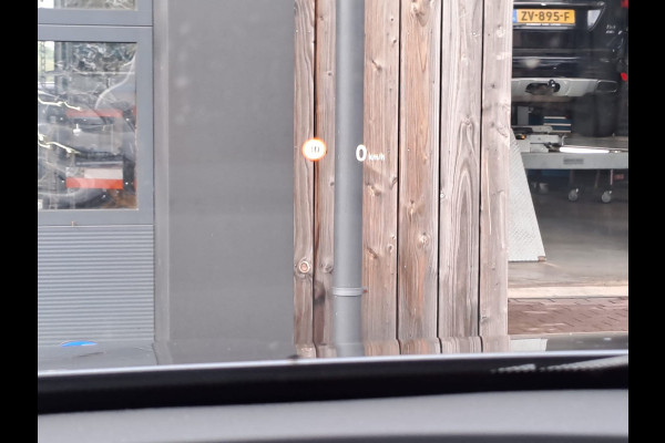 BMW X2 sDrive20i High Executive M Sport 192PK | Pano | Trekhaak | LED | Stoelverwarming | ACC | Vol |