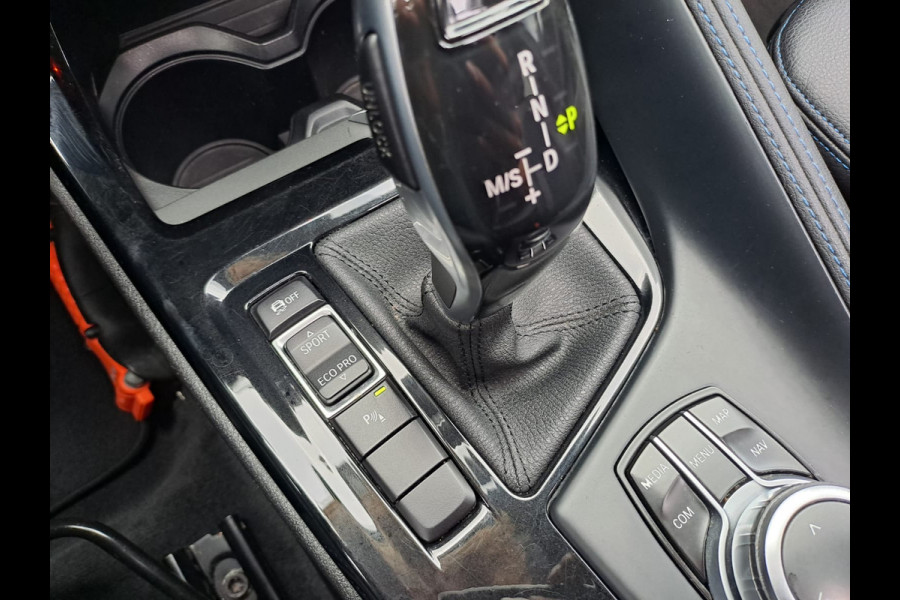 BMW X2 sDrive20i High Executive M Sport 192PK | Pano | Trekhaak | LED | Stoelverwarming | ACC | Vol |