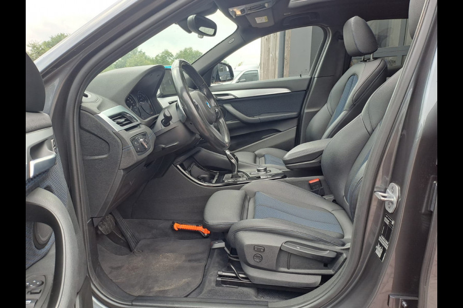 BMW X2 sDrive20i High Executive M Sport 192PK | Pano | Trekhaak | LED | Stoelverwarming | ACC | Vol |