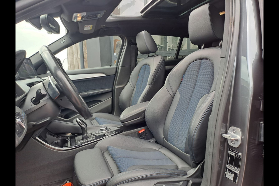 BMW X2 sDrive20i High Executive M Sport 192PK | Pano | Trekhaak | LED | Stoelverwarming | ACC | Vol |
