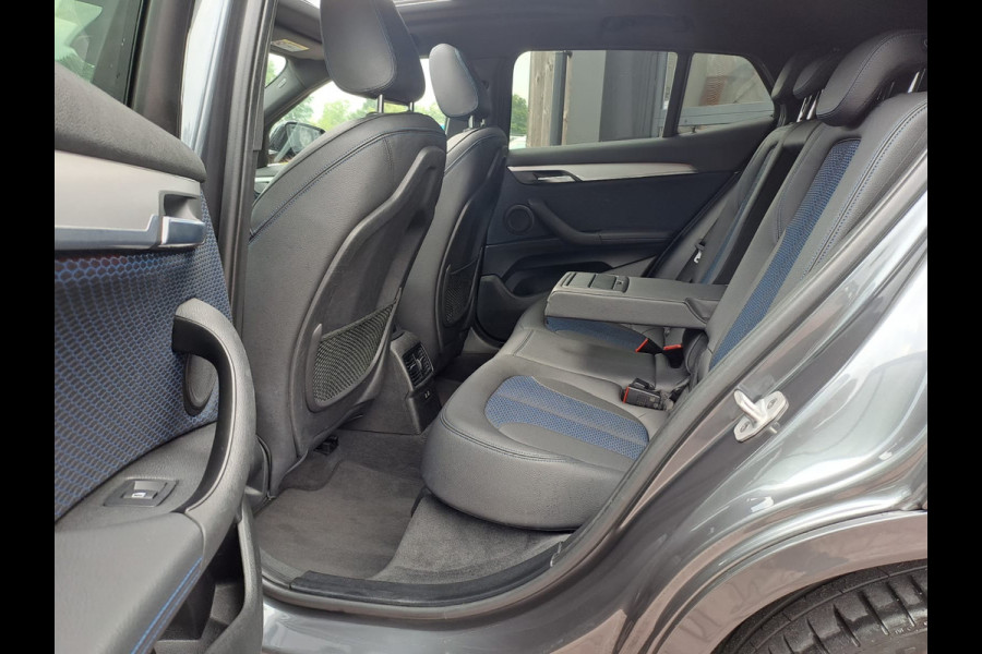 BMW X2 sDrive20i High Executive M Sport 192PK | Pano | Trekhaak | LED | Stoelverwarming | ACC | Vol |