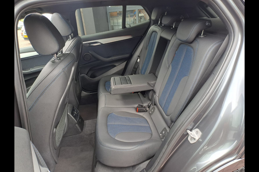 BMW X2 sDrive20i High Executive M Sport 192PK | Pano | Trekhaak | LED | Stoelverwarming | ACC | Vol |