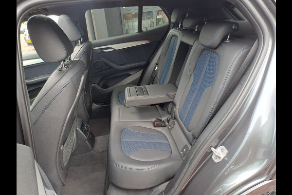 BMW X2 sDrive20i High Executive M Sport 192PK | Pano | Trekhaak | LED | Stoelverwarming | ACC | Vol |