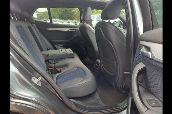 BMW X2 sDrive20i High Executive M Sport 192PK | Pano | Trekhaak | LED | Stoelverwarming | ACC | Vol |