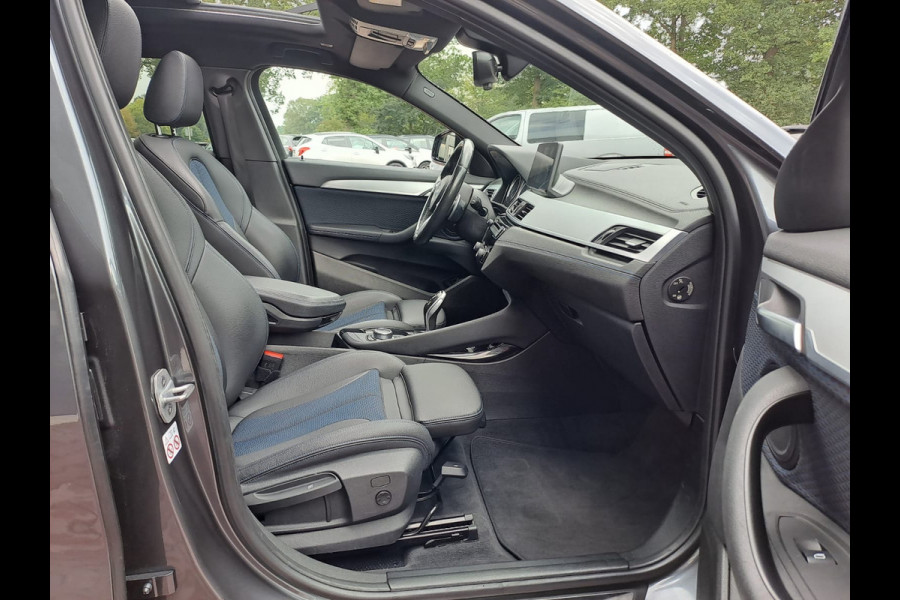 BMW X2 sDrive20i High Executive M Sport 192PK | Pano | Trekhaak | LED | Stoelverwarming | ACC | Vol |