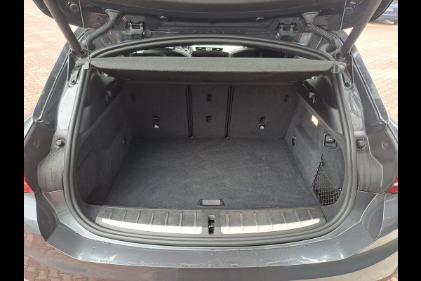 BMW X2 sDrive20i High Executive M Sport 192PK | Pano | Trekhaak | LED | Stoelverwarming | ACC | Vol |