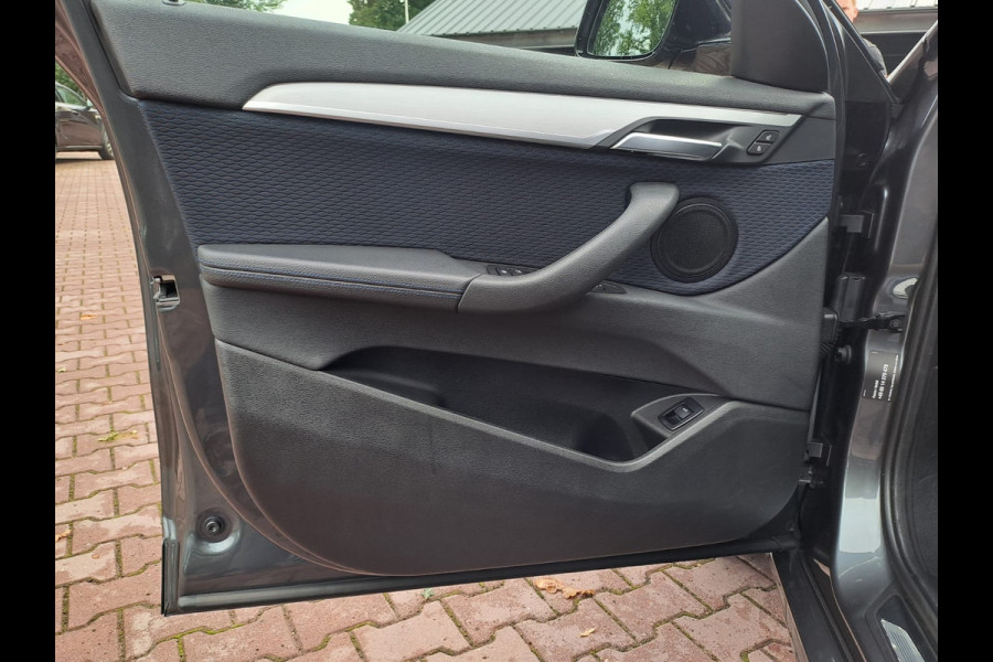 BMW X2 sDrive20i High Executive M Sport 192PK | Pano | Trekhaak | LED | Stoelverwarming | ACC | Vol |