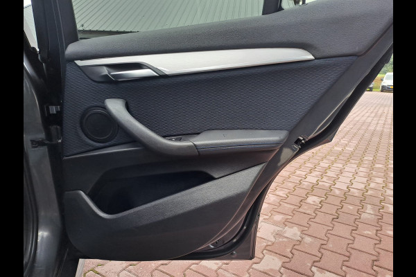 BMW X2 sDrive20i High Executive M Sport 192PK | Pano | Trekhaak | LED | Stoelverwarming | ACC | Vol |