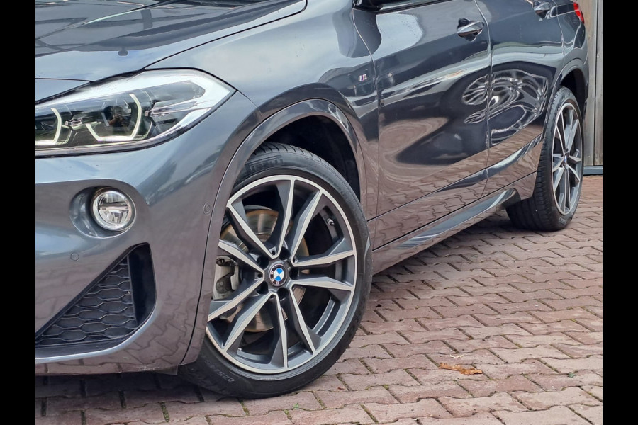 BMW X2 sDrive20i High Executive M Sport 192PK | Pano | Trekhaak | LED | Stoelverwarming | ACC | Vol |