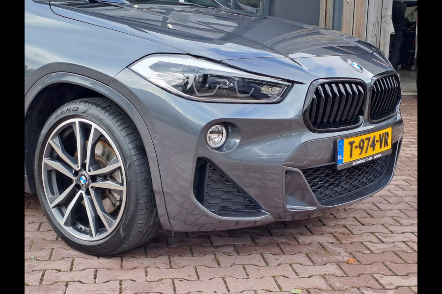 BMW X2 sDrive20i High Executive M Sport 192PK | Pano | Trekhaak | LED | Stoelverwarming | ACC | Vol |