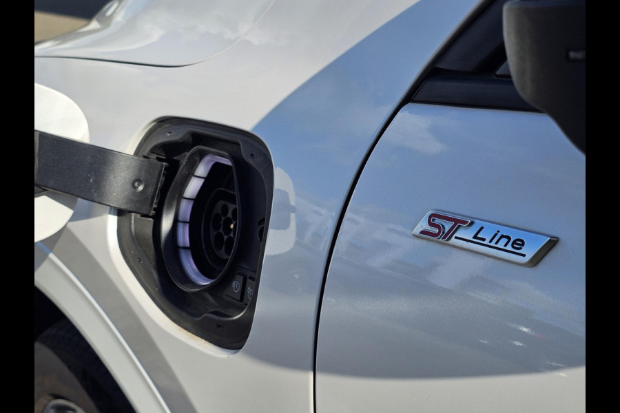 Ford Kuga 2.5 PHEV ST-Line X Panoramadak | 20 inch | Winter Pack | Head up Display | Adaptive LED | Bang&Olufsen | Driver assistance pack etc.