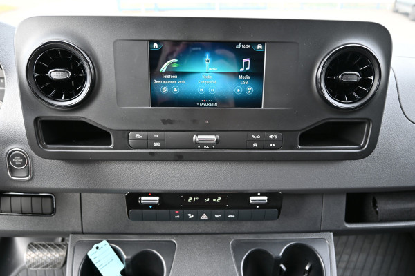 Mercedes-Benz Sprinter 319 CDI L2H1 4x4 MBUX met camera en parkeerpakket, LED, Trekhaak