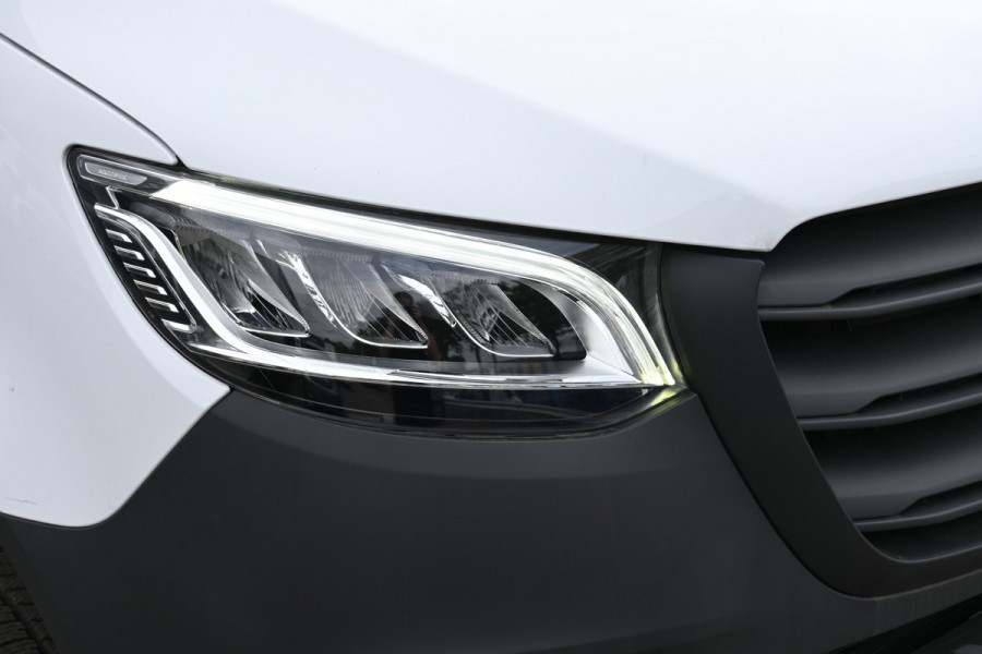 Mercedes-Benz Sprinter 319 CDI L2H1 4x4 MBUX met camera en parkeerpakket, LED, Trekhaak