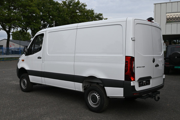 Mercedes-Benz Sprinter 319 CDI L2H1 4x4 MBUX met camera en parkeerpakket, LED, Trekhaak