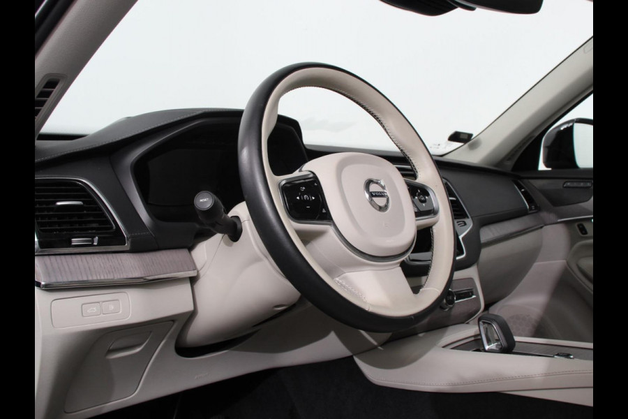 Volvo XC90 2.0 T8 Recharge AWD Ultimate Dark | Leder | Panorama-schuifdak | Navigatie | Electrisch bedienbare achterklep | Camera 360* | Elektrische trekhaak Adaptieve cruise control | Keyless | Verwarmde stoelen | LED | Stuurverwarming | Apple Carplay/ Android Auto
