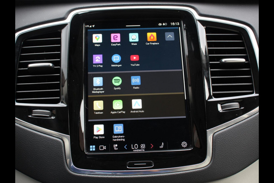 Volvo XC90 2.0 T8 Recharge AWD Ultimate Dark | Leder | Panorama-schuifdak | Navigatie | Electrisch bedienbare achterklep | Camera 360* | Elektrische trekhaak Adaptieve cruise control | Keyless | Verwarmde stoelen | LED | Stuurverwarming | Apple Carplay/ Android Auto