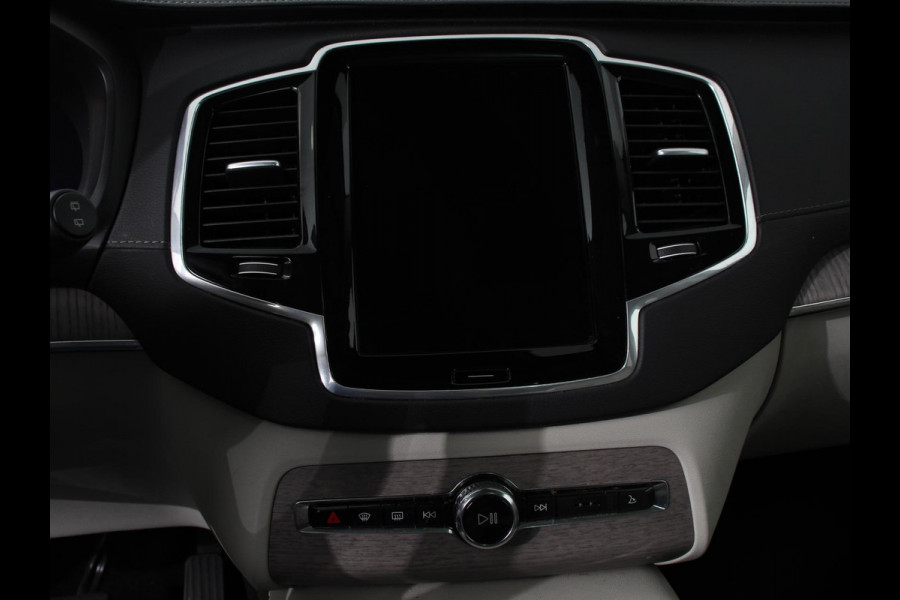 Volvo XC90 2.0 T8 Recharge AWD Ultimate Dark | Leder | Panorama-schuifdak | Navigatie | Electrisch bedienbare achterklep | Camera 360* | Elektrische trekhaak Adaptieve cruise control | Keyless | Verwarmde stoelen | LED | Stuurverwarming | Apple Carplay/ Android Auto