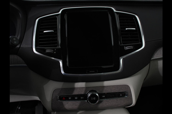 Volvo XC90 2.0 T8 Recharge AWD Ultimate Dark | Leder | Panorama-schuifdak | Navigatie | Electrisch bedienbare achterklep | Camera 360* | Elektrische trekhaak Adaptieve cruise control | Keyless | Verwarmde stoelen | LED | Stuurverwarming | Apple Carplay/ Android Auto