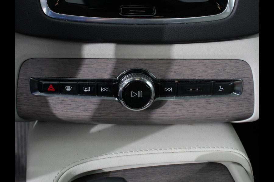 Volvo XC90 2.0 T8 Recharge AWD Ultimate Dark | Leder | Panorama-schuifdak | Navigatie | Electrisch bedienbare achterklep | Camera 360* | Elektrische trekhaak Adaptieve cruise control | Keyless | Verwarmde stoelen | LED | Stuurverwarming | Apple Carplay/ Android Auto