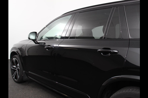 Volvo XC90 2.0 T8 Recharge AWD Ultimate Dark | Leder | Panorama-schuifdak | Navigatie | Electrisch bedienbare achterklep | Camera 360* | Elektrische trekhaak Adaptieve cruise control | Keyless | Verwarmde stoelen | LED | Stuurverwarming | Apple Carplay/ Android Auto