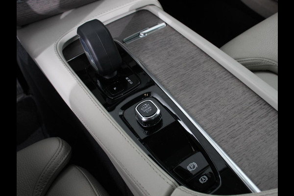 Volvo XC90 2.0 T8 Recharge AWD Ultimate Dark | Leder | Panorama-schuifdak | Navigatie | Electrisch bedienbare achterklep | Camera 360* | Elektrische trekhaak Adaptieve cruise control | Keyless | Verwarmde stoelen | LED | Stuurverwarming | Apple Carplay/ Android Auto