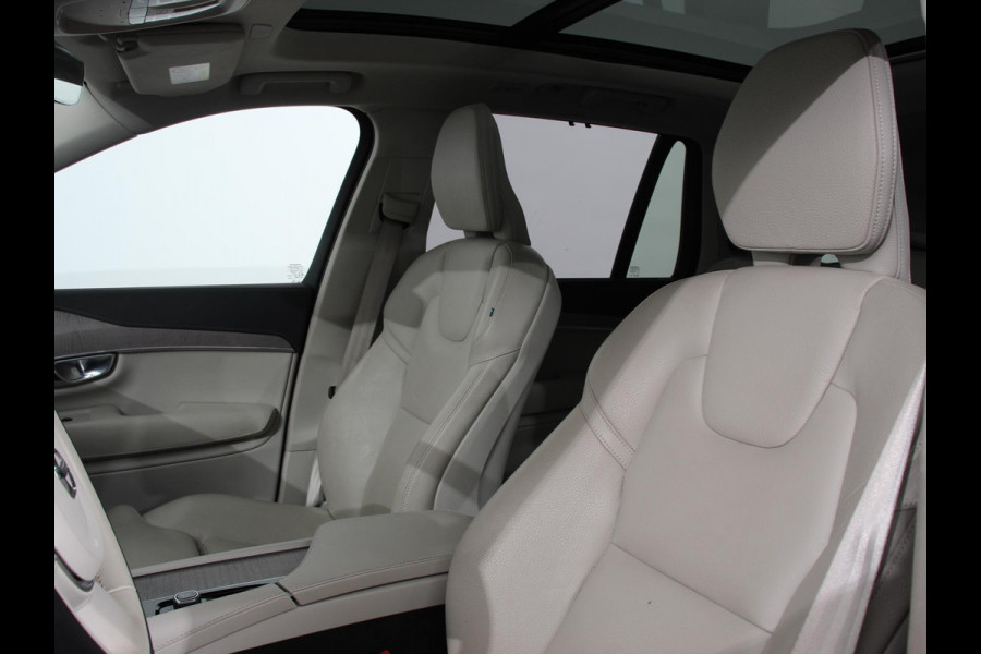 Volvo XC90 2.0 T8 Recharge AWD Ultimate Dark | Leder | Panorama-schuifdak | Navigatie | Electrisch bedienbare achterklep | Camera 360* | Elektrische trekhaak Adaptieve cruise control | Keyless | Verwarmde stoelen | LED | Stuurverwarming | Apple Carplay/ Android Auto