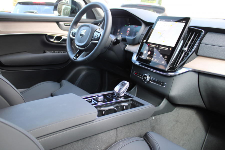 Volvo XC90 2.0 T8 Plug-in hybrid AWD Plus Dark | Nieuw Model | Panoramadak | H&K | 360 Camera | Leder | 21 ''