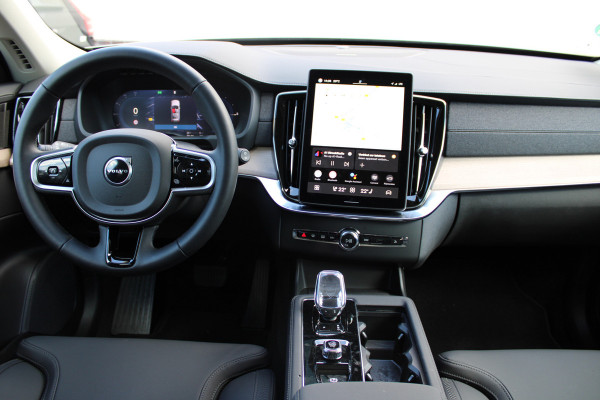Volvo XC90 2.0 T8 Plug-in hybrid AWD Plus Dark | Nieuw Model | Panoramadak | H&K | 360 Camera | Leder | 21 ''
