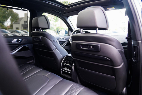 BMW X5 XDrive45e High Executive | Massage | Swarovski | Panorama | BMW Laser koplampen | Stoelverkoeling | Luchtvering | Head up |