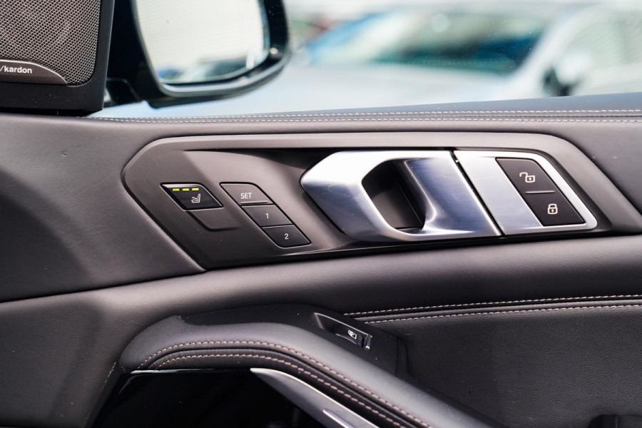 BMW X5 XDrive45e High Executive | Massage | Swarovski | Panorama | BMW Laser koplampen | Stoelverkoeling | Luchtvering | Head up |