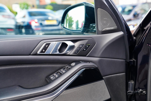 BMW X5 XDrive45e High Executive | Massage | Swarovski | Panorama | BMW Laser koplampen | Stoelverkoeling | Luchtvering | Head up |