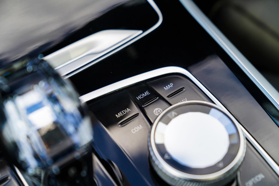 BMW X5 XDrive45e High Executive | Massage | Swarovski | Panorama | BMW Laser koplampen | Stoelverkoeling | Luchtvering | Head up |