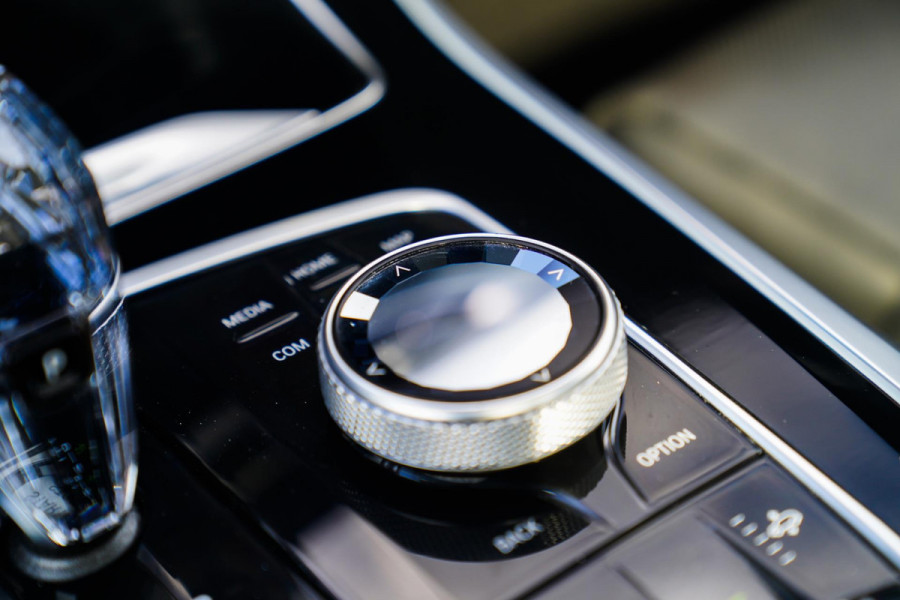 BMW X5 XDrive45e High Executive | Massage | Swarovski | Panorama | BMW Laser koplampen | Stoelverkoeling | Luchtvering | Head up |
