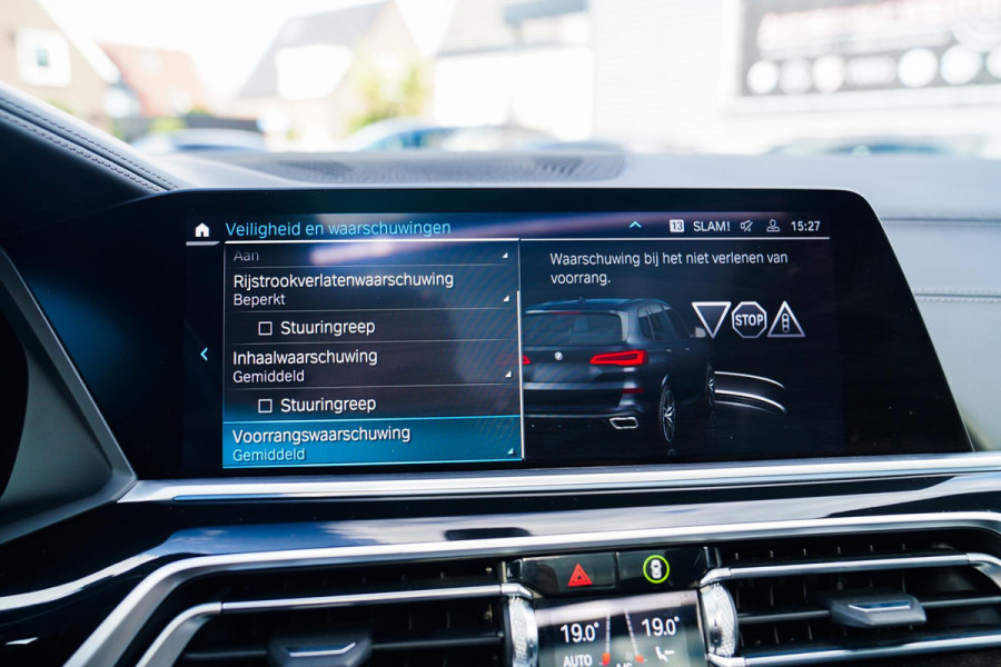 BMW X5 XDrive45e High Executive | Massage | Swarovski | Panorama | BMW Laser koplampen | Stoelverkoeling | Luchtvering | Head up |