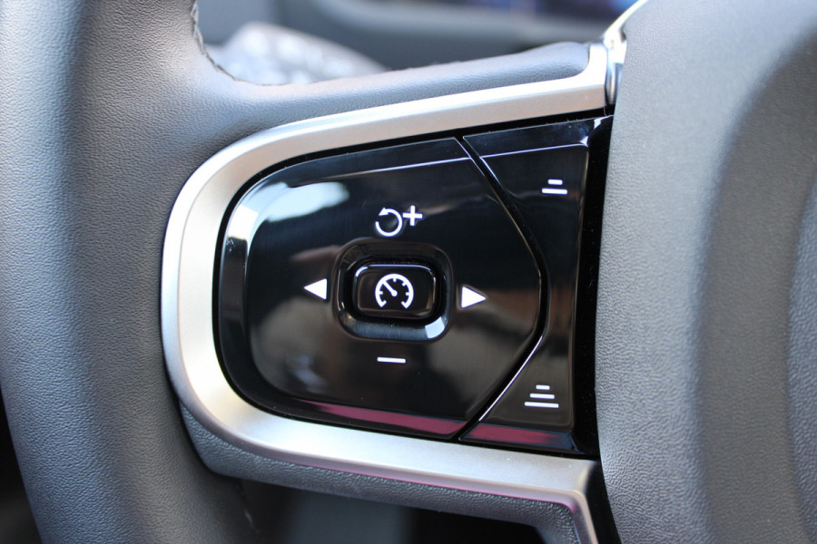 Volvo XC90 2.0 T8 Plug-in hybrid AWD Plus Dark | Nieuw Model | Panoramadak | H&K | 360 Camera | Leder | 21 ''