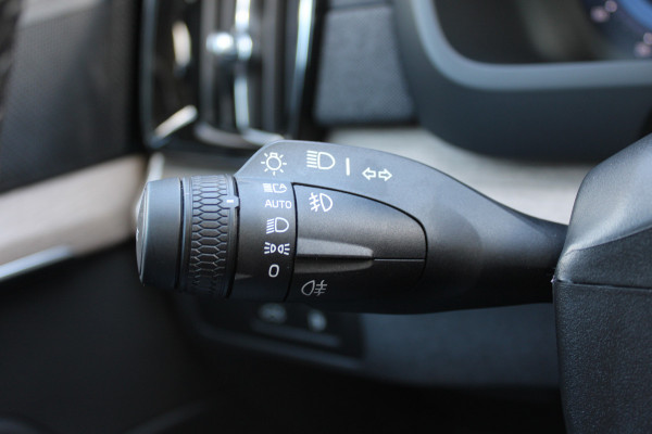 Volvo XC90 2.0 T8 Plug-in hybrid AWD Plus Dark | Nieuw Model | Panoramadak | H&K | 360 Camera | Leder | 21 ''