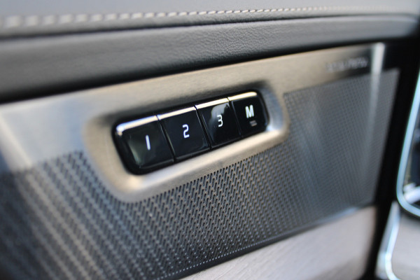 Volvo XC90 2.0 T8 Plug-in hybrid AWD Plus Dark | Nieuw Model | Panoramadak | H&K | 360 Camera | Leder | 21 ''