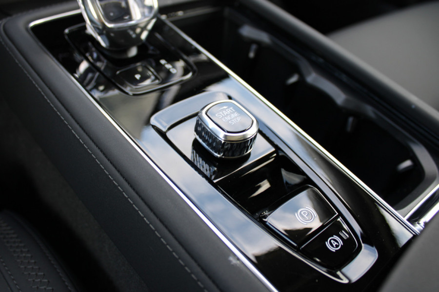 Volvo XC90 2.0 T8 Plug-in hybrid AWD Plus Dark | Nieuw Model | Panoramadak | H&K | 360 Camera | Leder | 21 ''