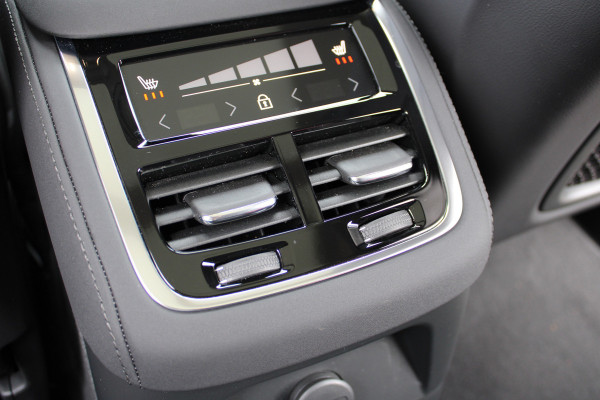 Volvo XC90 2.0 T8 Plug-in hybrid AWD Plus Dark | Nieuw Model | Panoramadak | H&K | 360 Camera | Leder | 21 ''