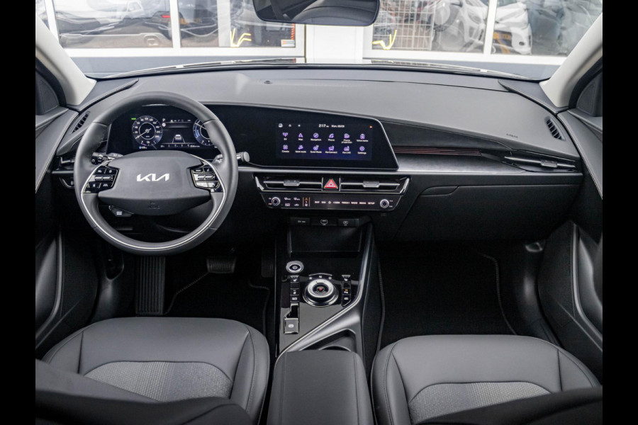 Kia Niro EV Light Advanced 64.8 kWh | Direct leverbaar l Stoel&Stuur Verwarming l Privacy glas l PDC | Camera | Privatelease vanaf € 609,00
